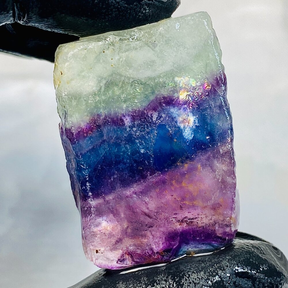UV Active Rainbow Colorful Fluorite Raw Rough Natural Mineral Gemstone Gem 23g - Picture 8 of 8